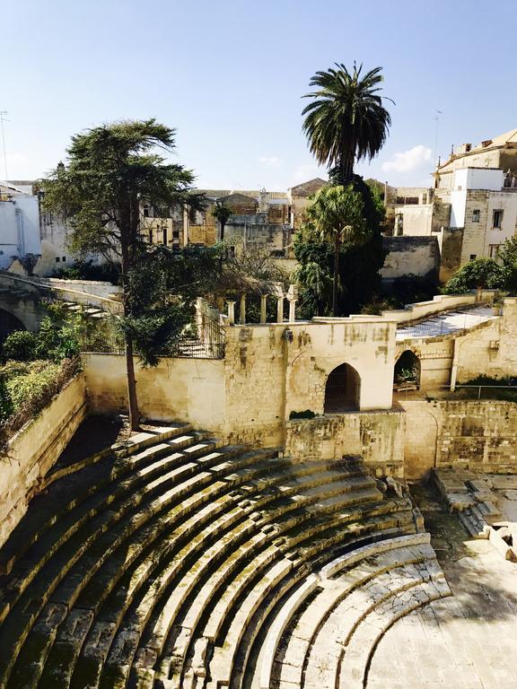 Suite Del Teatro Romano Lecce Exterior photo