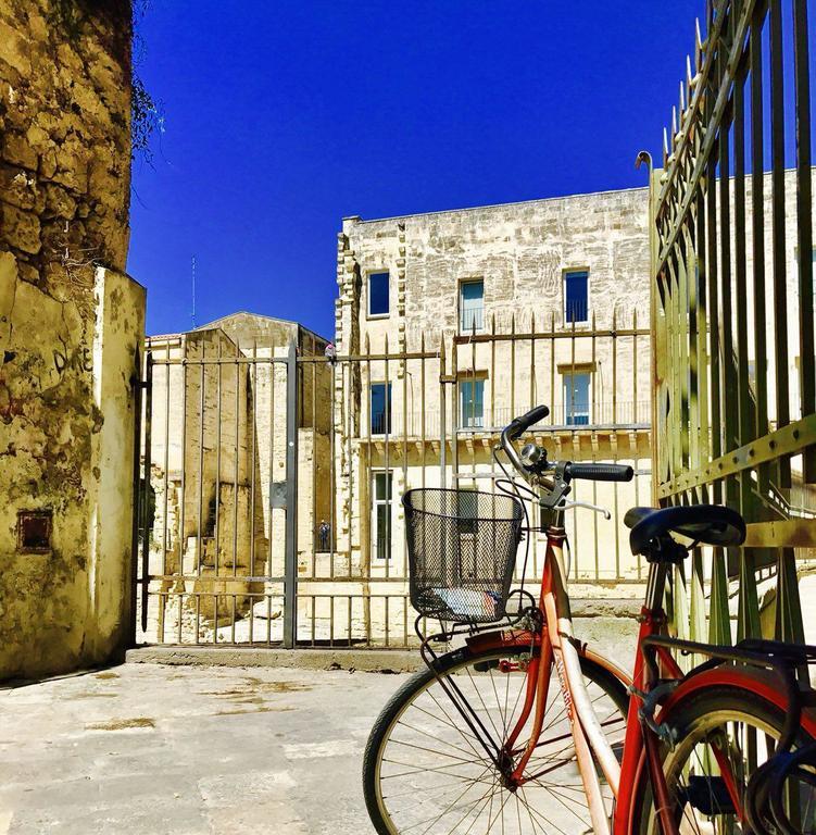 Suite Del Teatro Romano Lecce Exterior photo