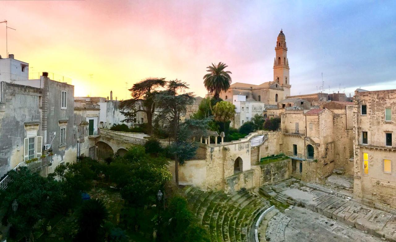 Suite Del Teatro Romano Lecce Exterior photo